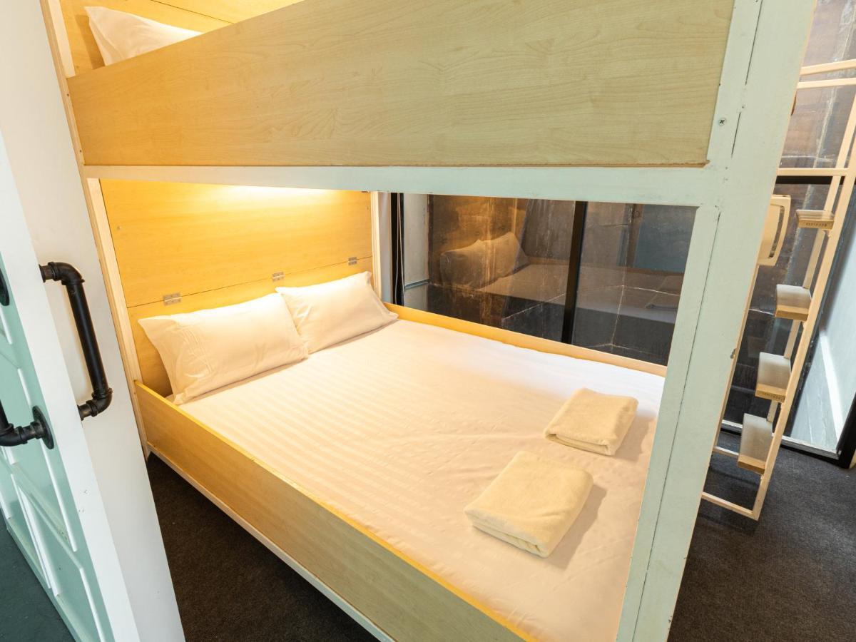 Khao San Social Capsule Hostel Bangkok Kültér fotó